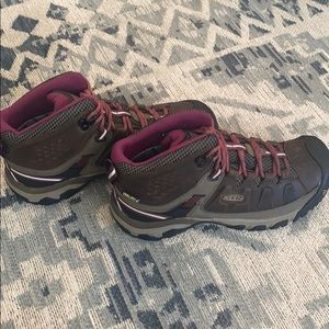 Keen targhee iii mid wp hiking boot